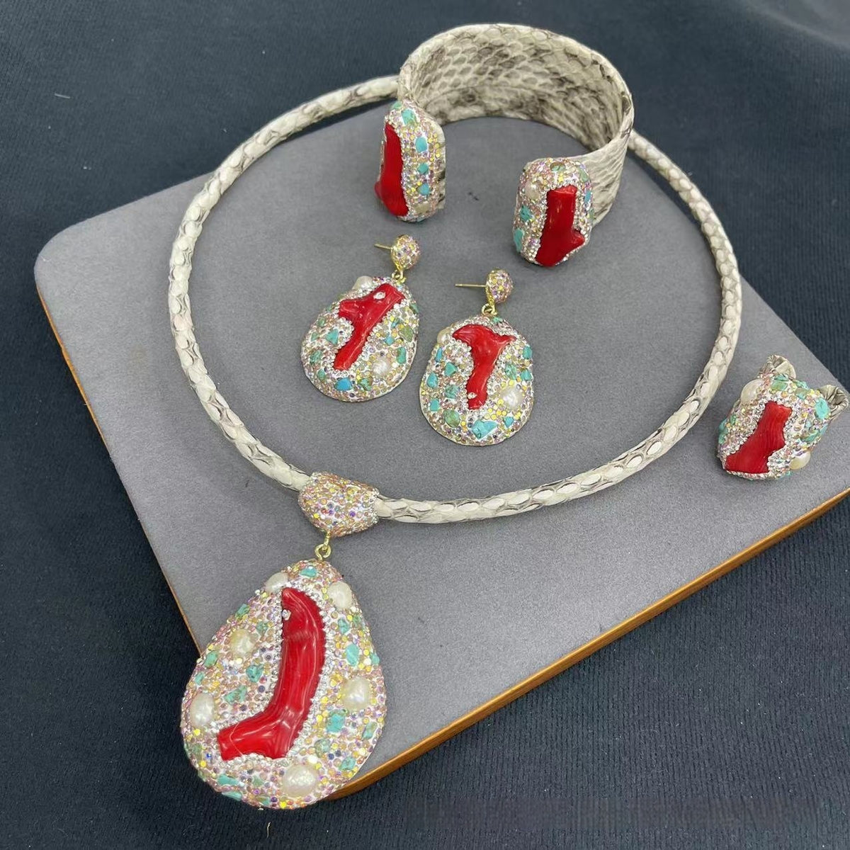 9998565667c1516f3b7d2e91916e37a